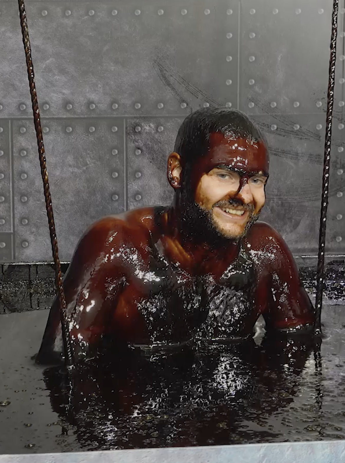 AL in White Jeans in Vat of Treacle