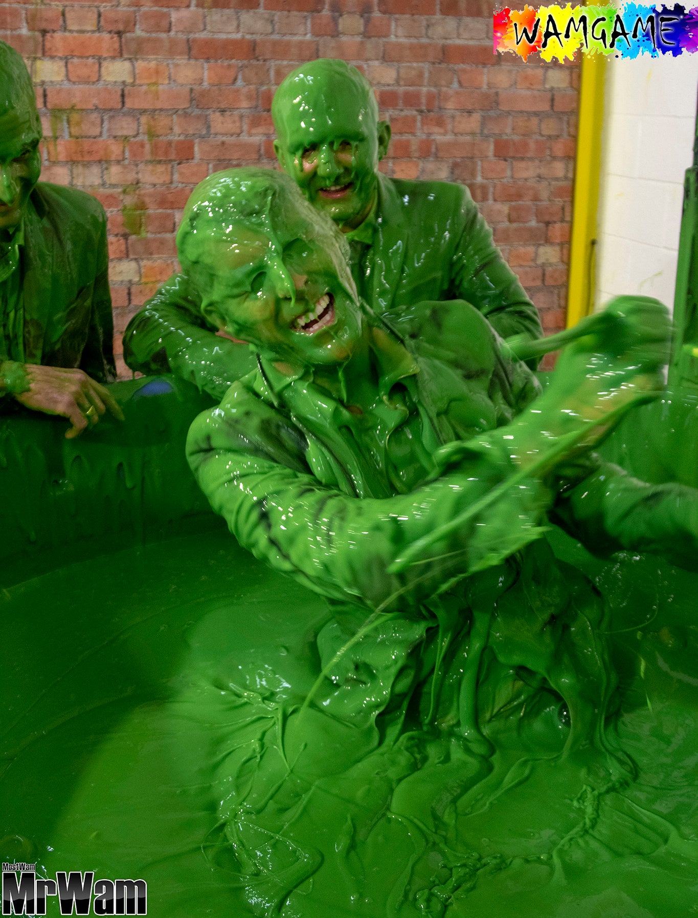 4 Guys in Suits in Gunge Dunk Video